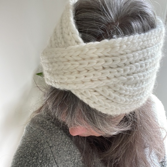 Coach Women’s Winter Headband - Picture 4 of 5